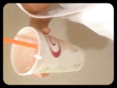 Dieser Ehemann fickt seine krebskranke Frau im Bett mit einem Kuss auf reife frau fickt junge männer die Lippen