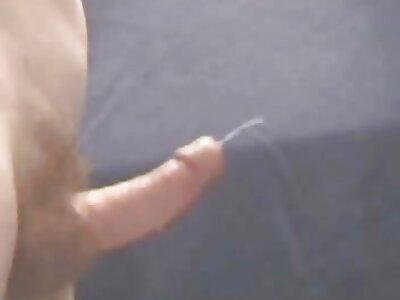 Hengst zieht sexvideos reife frauen Dogola komplett aus und küsst in ein faltiges Loch