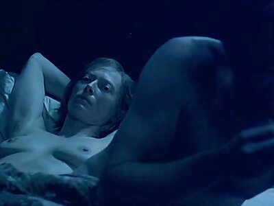 Ein unersättlicher Mann hat sexfilme reife frauen seine Frau an Krebs erkrankt und sie aufgerichtet