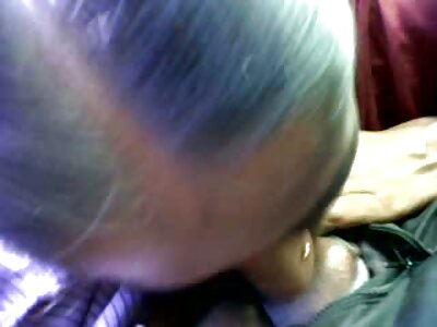 Schönes reife sex Mädchen masturbiert und fickt