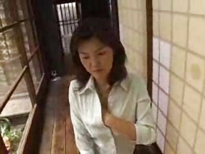 Gesunde Frau quält reife amateur titten fette Muschi mit ihren Händen