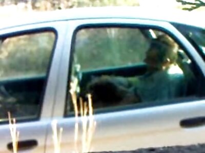 Sportmannshund gratis pornos mit alten frauen schiebt sich in das Loch eines Huhns