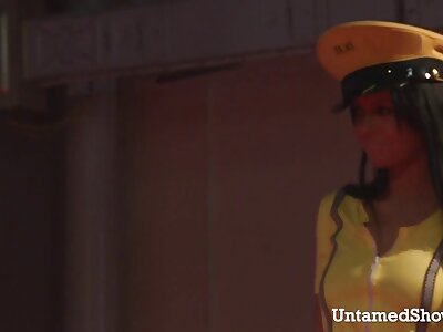 Süßes ungezogenes Mädchen streichelt sexbilder von älteren frauen die Muschi mit ihren Fingern