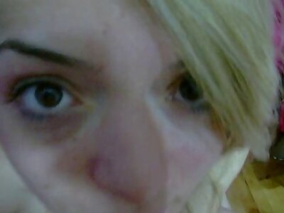 Nach einem Besuch an einem sexuellen Ort reife damensex gibt sich das Mädchen dem Loch hin