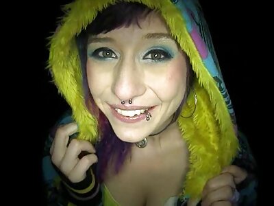 Eine asiatische Schlampe mit geile ältere damen großer Freude küssen