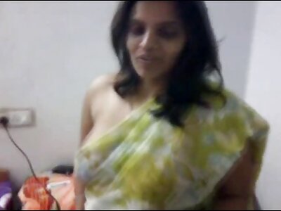 Genüsslich küsste sie die Köchin auf nackte reife frauen die Muschi