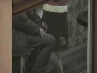 Ficken unter sex mit reifen damen blauem Himmel mit einem Mann