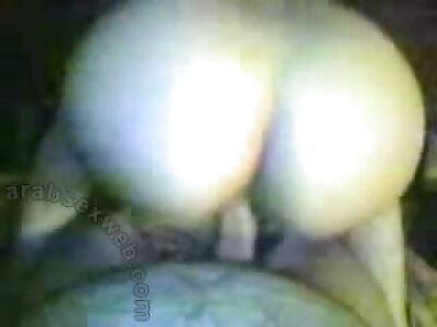 Schöne Frau reifen sex lutscht und fickt mit dem Kuss eines Kunden.