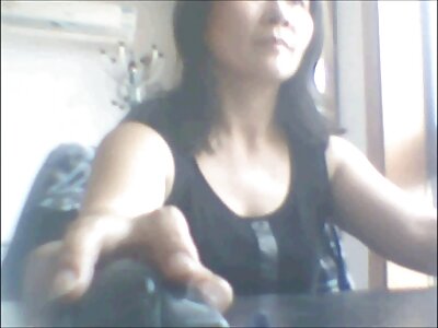 Sexy Brünette nimmt es in den Mund und free reife frauen porn gibt ihre Muschi