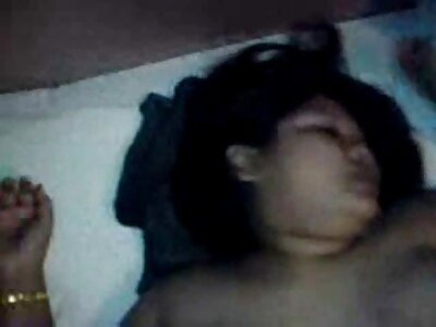 Süße Frau übergibt sich im Auto dem alten Fahrer porn reife frau