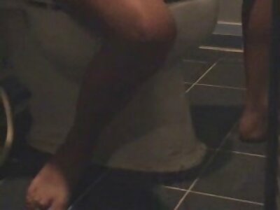 Blondine genießt reife frauen sex porno ein Mitglied im Auto und spritzt süß ab